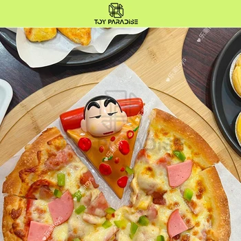 Хубава молив за пица Аниме-фигурка на Шин Чан Kawai Сладки Бебешки Играчки Модел украса Окачен Украшение за стая Кукли ръчно изработени Подаръци