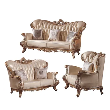 Европейският луксозен диван с антични мебели. Модерен златен роял диван от естествена кожа.